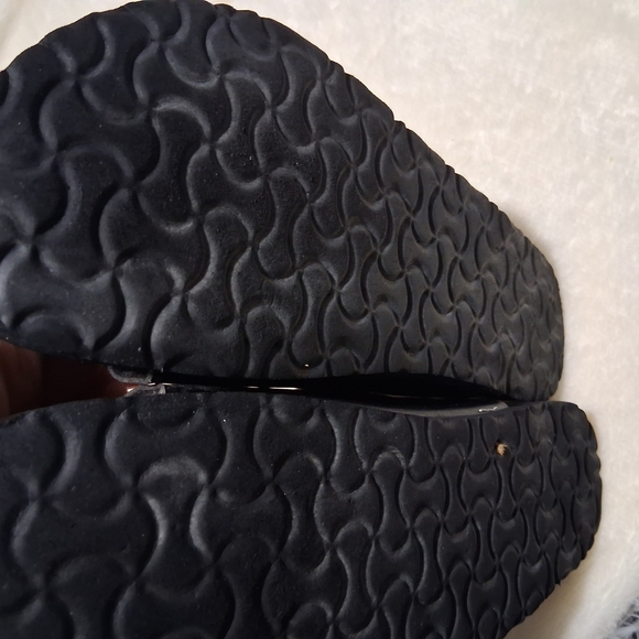 St. John's Bay Black Men's Sandals - Picture 6 of 6